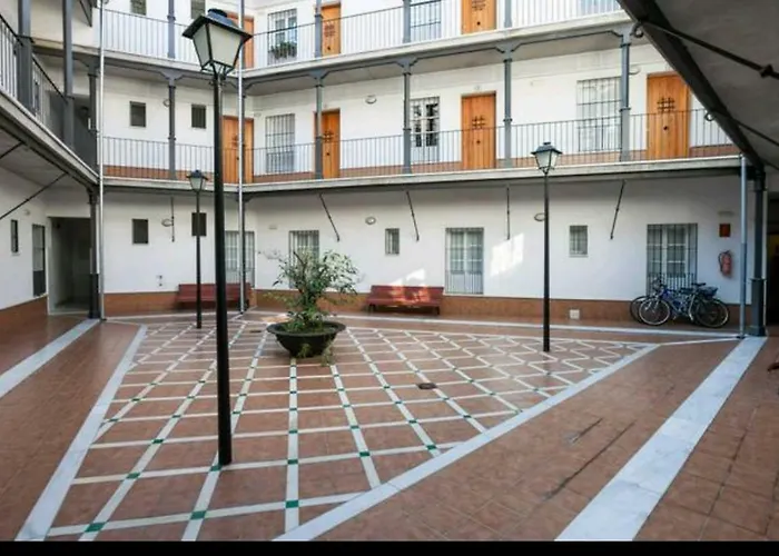 Calle Huestes 6
